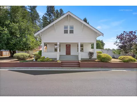 830 N Locust St, Canby, OR 97013