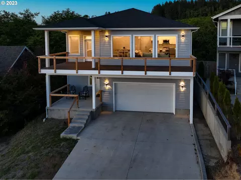 2162 Middle Fork Cir, Seaside, OR 97138