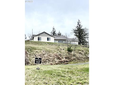 273 Halfmile Rd, Longview, WA 98632