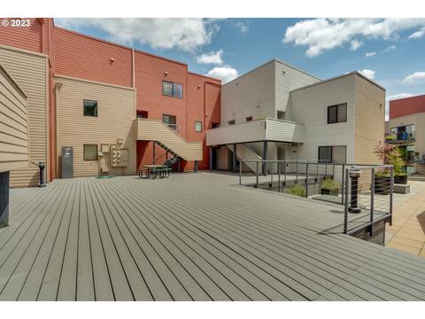940 NW Naito Pkwy #L8, Portland, OR 97209