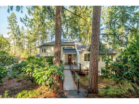3955 Spring Blvd, Eugene, OR 97405