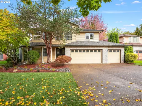 3865 NW Banff Dr, Portland, OR 97229