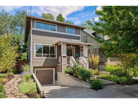 3647 SE Malden St, Portland, OR 97202