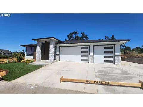 1418 Princeton Ave, Silverton, OR 97381