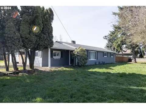 36982 Gore Dr, Lebanon, OR 97355