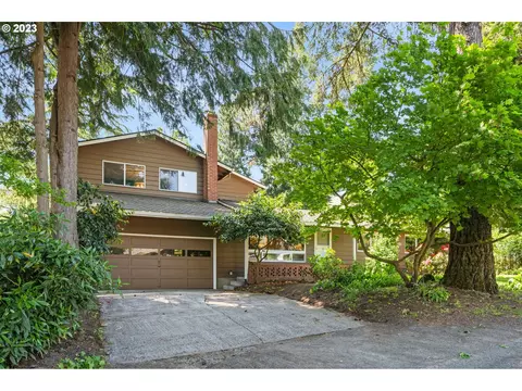 15923 Twin Fir Rd, Lake Oswego, OR 97035
