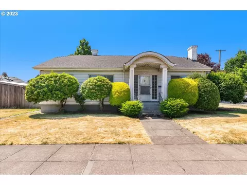 2006 SE Claybourne St, Portland, OR 97202
