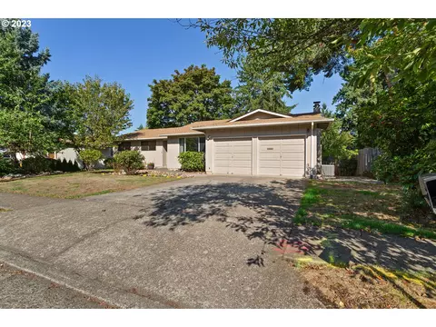 14285 SW Cherryhill Dr, Beaverton, OR 97008