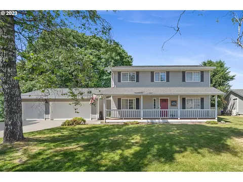 6440 Colonial Way, Tillamook, OR 97141