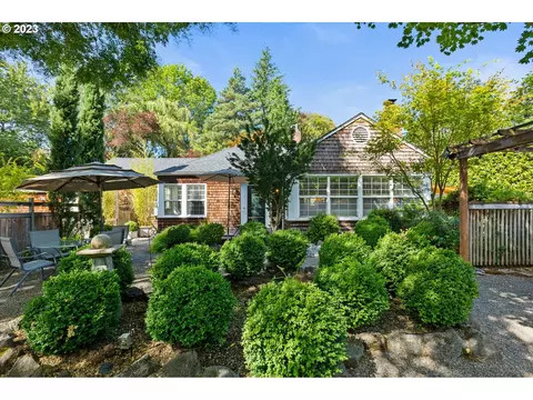 4505 SW Dogwood Ln, Portland, OR 97225