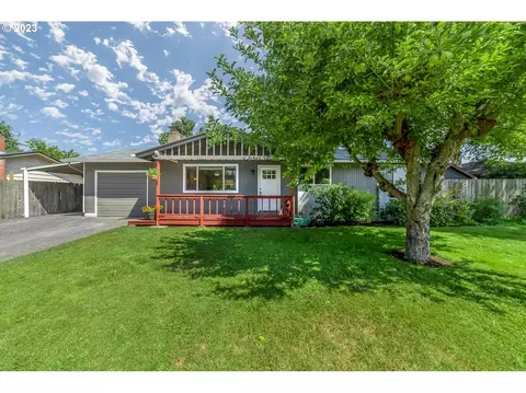 1073 Barstow Ave, Eugene, OR 97404