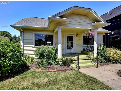 4511 NE Ainsworth St, Portland, OR 97218