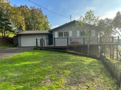1335 NE Beulah Dr, Roseburg, OR 97470