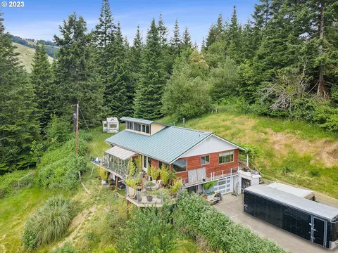 96504 N Woodward Creek Ln, Powers, OR 97466