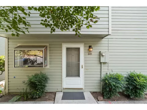 3433 Mcnary Pkwy #601, Lake Oswego, OR 97035