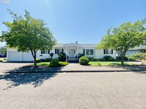 984986 Berntzen Rd, Eugene, OR 97402
