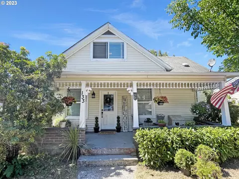 133 3rd Ave SW, Castle Rock, WA 98611