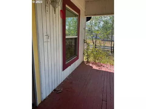108 Chase St, Fossil, OR 97830
