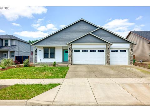 1477 Meadow Ave, Silverton, OR 97381
