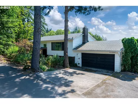 17550 SE Sunnyside Rd, Damascus, OR 97089