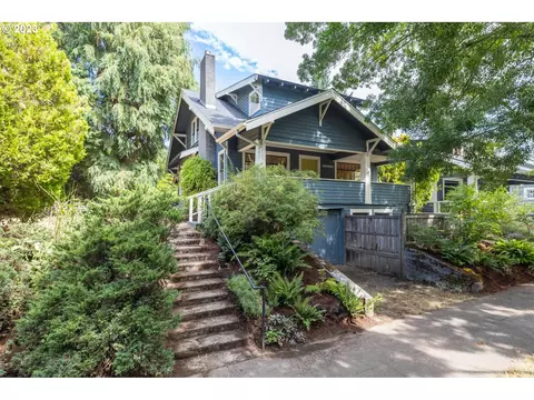 2815 SE Woodward St, Portland, OR 97202
