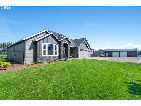 17792 S Strowbridge Rd, Oregon City, OR 97045