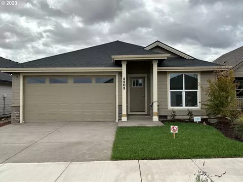 2203 SE Academy St #180, Dallas, OR 97338