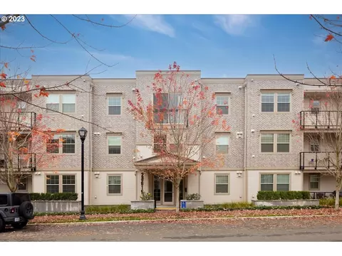 28615 SW Paris Ave #304, Wilsonville, OR 97070
