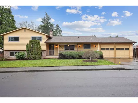 6800 SW Madrid Dr, Beaverton, OR 97078