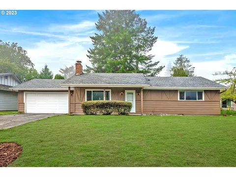 1900 NE Village Green Dr, Vancouver, WA 98684