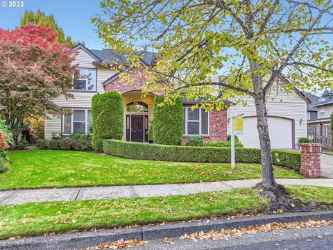 955 NW Pebble Beach Way, Beaverton, OR 97006