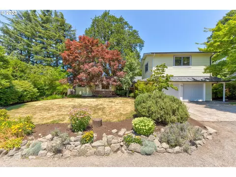 6239 SW Wilbard St, Portland, OR 97219