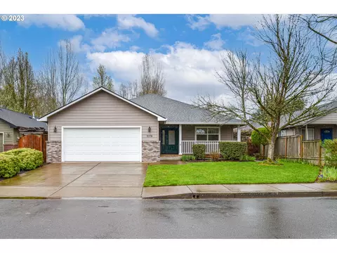1076 Yew St, Junction City, OR 97448