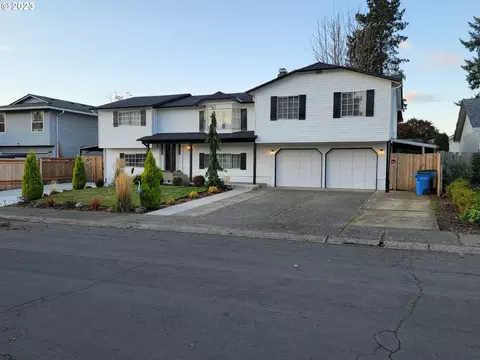 2202 NW 101st St, Vancouver, WA 98685