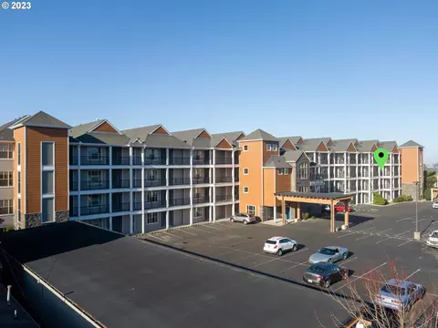 1000 N Holladay Dr #310, Seaside, OR 97138