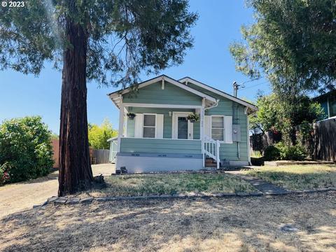 1722 SEddy St, Roseburg, OR 97470