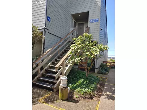 1000 SE Bay Blvd #506, Newport, OR 97365
