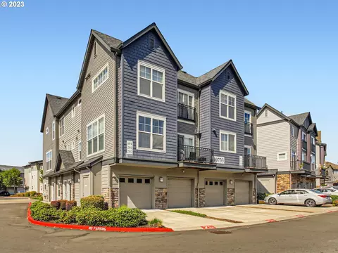 10733 NE Red Wing Way #202, Hillsboro, OR 97006