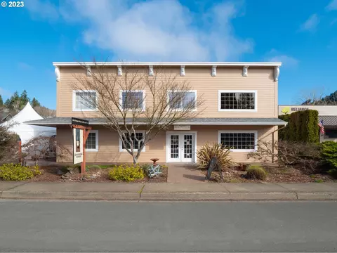 345 1st St, Elkton, OR 97436