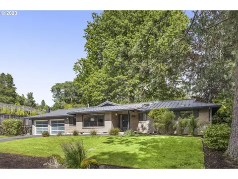 3946 SW 44th Ave, Portland, OR 97221