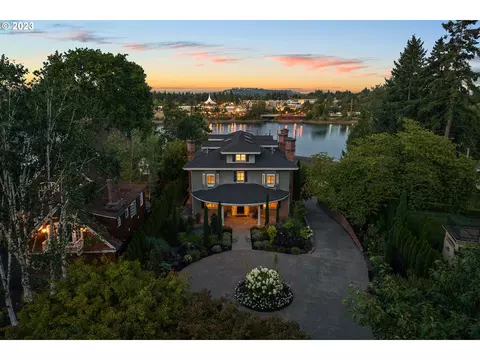 11614 S Riverwood Rd, Portland, OR 97219