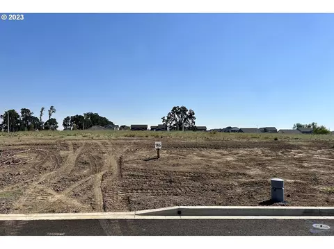 1554 NW Jackson St #96, Mcminnville, OR 97128