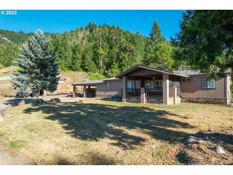 394 Stumbo Rd, Glendale, OR 97442
