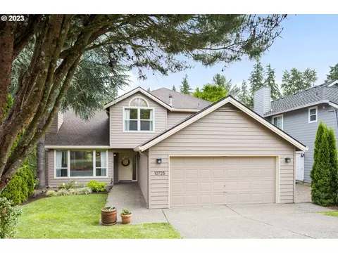 10725 SW Heron Cir, Beaverton, OR 97007