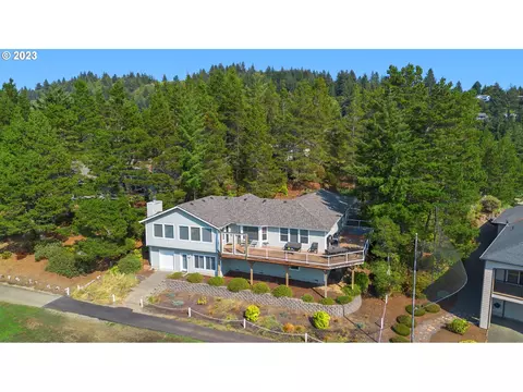 22 Onadoone Ct, Florence, OR 97439