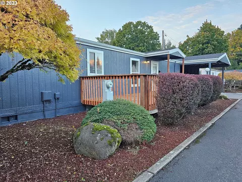 23140 NE Halsey St #8, Wood Village, OR 97060