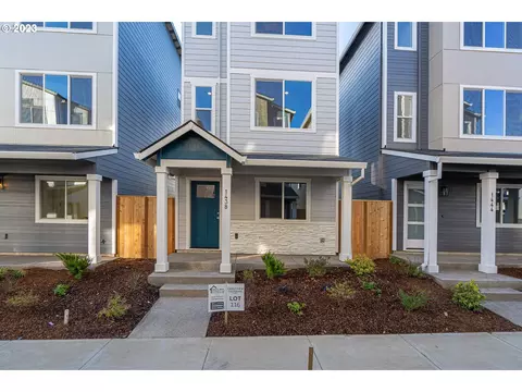 1438 N Chehalis Ln, Newberg, OR 97132