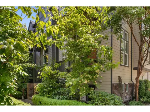 8852 SE 11th Ave, Portland, OR 97202
