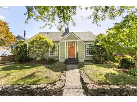 609 W 27th St, Vancouver, WA 98660