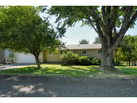 71670 SW Valley View Dr, Pendleton, OR 97801